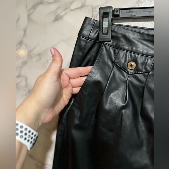 Blank NYC Faux Leather Pleated Trousers - Picture 10 of 15